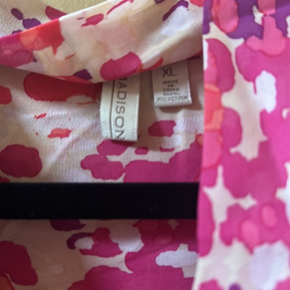 Madison XL pink and purple tuxedo blouse with button sleeve detail - Picture 2 of 4